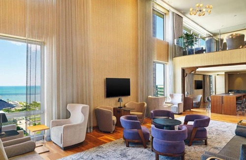 Downtown Cleveland Apartment | 3 Convenient Rooms Near Rock and Roll Hall of Fame w/Plush Bedding