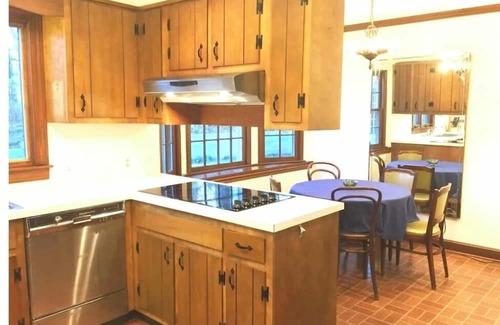 Lookout Mountain House | 11 Bdrm ~🏠🏡Mostly 1 Story 29ppl! RETREATS, FIRETABLE🔥Lkt Mtn 5acre