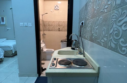 Al Harra Al-Sharqiah Apartment | 4-bedroom apartment in delightful Madinah with AC, WiFi. Enjoy your stay