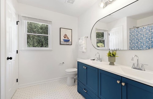 Garner House | Spacious Garner Home for 15!