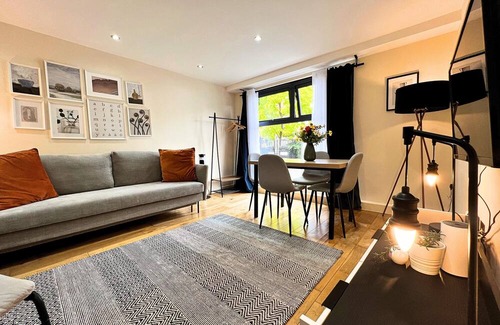Hackney Central Apartment | Charming London Apartment with 2 Bedrooms