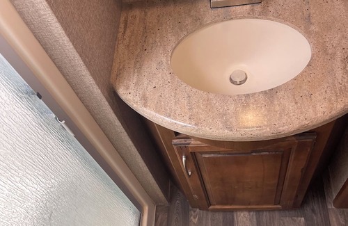 Cottondale House | Toy Hauler- 43' Camp Style in private lake area.