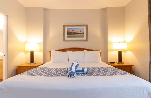 Baristo Resort | Luxury two bedroom and two bathroom unit with full amenities