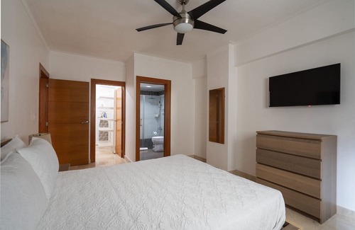 La Arboleda Apartment | CityCenter-Comfy-3br-W/Pool-Gym-A/C-WiFi-YellowKey