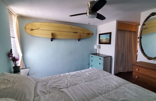 Mokuleia Apartment | North Shore Ocean and Mountain Views Steps to Aweoweo Beach Park Pet friendly