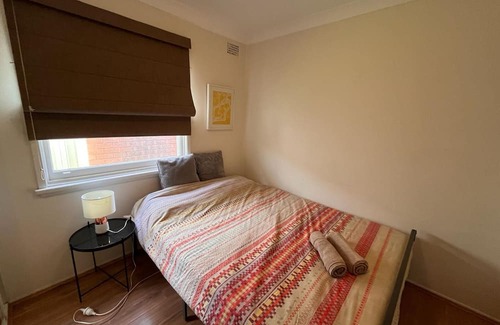 Old Toongabbie House | Duplex House In Toongabie Near The Hills Area