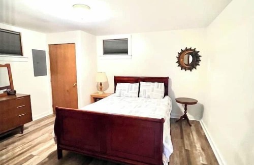 Belfast House | Kirby's Way Lakehouse