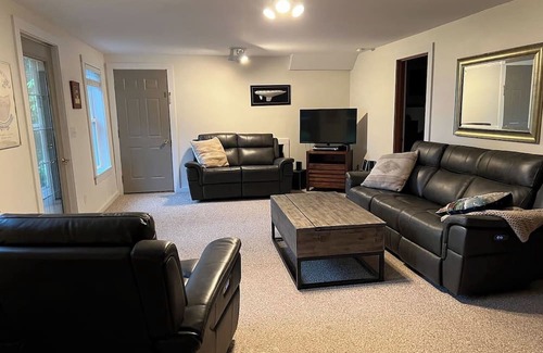 Belfast House | Kirby's Way Lakehouse