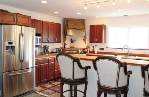 Belfast House | Kirby's Way Lakehouse