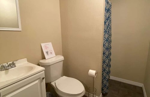 Cedar Hills Cabin | Cozy cabin with 1 bedroom and WiFi, AC in charming Jacksonville