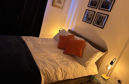 Barnsley Apartment | Renovated modern apartment minutes from M1 and town centre