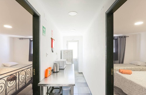 Sines House | Private Bedroom 'Quarto Triplo 2' with Private Terrace and Wi-Fi