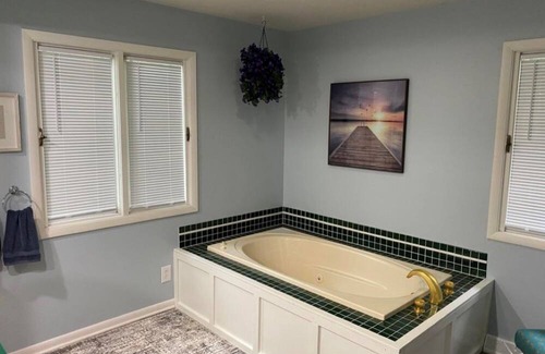 Fremont House | Lakefront 3-bedroom 2 Bath House with WiFi, AC on 2nd Lake in Fremont, Michigan