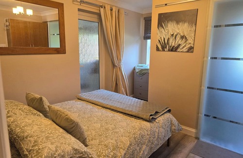 Harleston Bed & Breakfast | Munnings Lodge - A self Contained Annexe - Comfy & Stylish