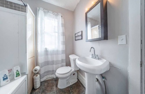 Akron House | Large 5-Bed, 2-Bath Central Akron Group House