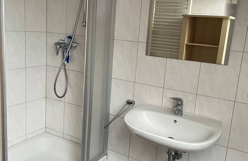 Weidenbach Apartment | 70qm Wohnung in Weidenbach für Monteure Studenten Oder als Ferienwohnung