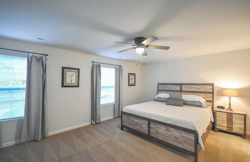 Olivia House | NEW BUILD Carolina Lakes 4 bdr