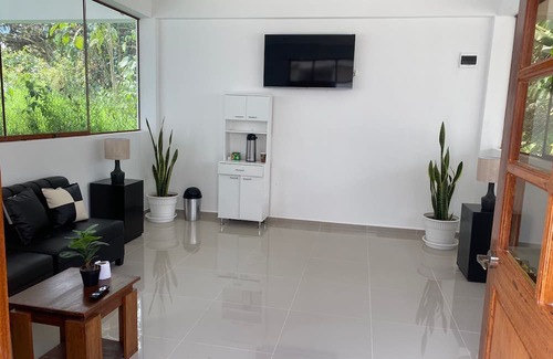 Oxapampa Hotel | Hahn Des Felsens