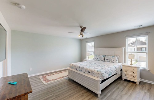 Moncks Corner House | Charming townhome with patio, W/D, central AC & pool