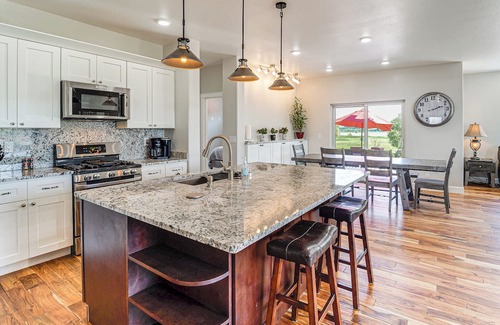 Johnstown House | NOCO Johnstown Lake Retreat w/Shared Dock!