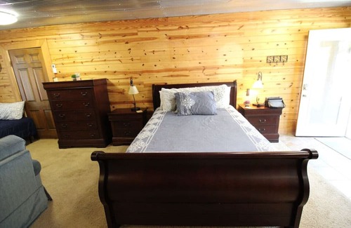 Edgemont Apartment | Greers Ferry Lake Front Studio