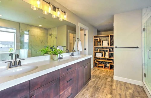 Vineyard House | Luxury Home-Pool-Pickleball-Hottub-FamilyFriendly-Toys