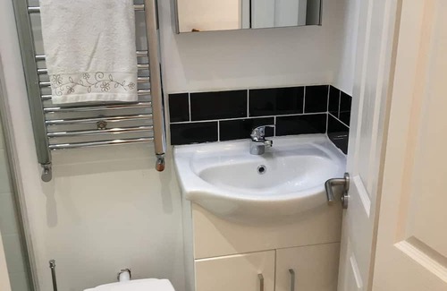 St. George's Apartment | Quiet spacious basement and ground floor apartment