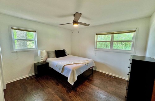 Clarksville House | Spacious and Stylish 4bd house with large backyard near campus, downtown, trails