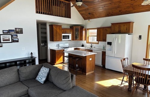 Milan Cabin | Cozy cabin on family farm. Surrounded by nature, yet close to the Quad Cities.