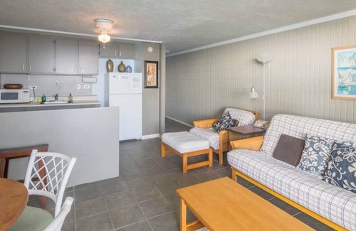 Punaluu Apartment | Palm Beachfront | Amazing view, Pool, beach gear