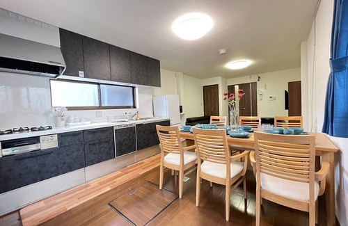 Abeno House | 4storey spacious detached house 1 car parking available 17 minutes from Namba Station 5 minute - Abeno Detached House /Osaka Ōsaka