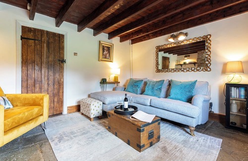 Glentham Cottage | Discover Lincolnshire with a quaint cottage stay.