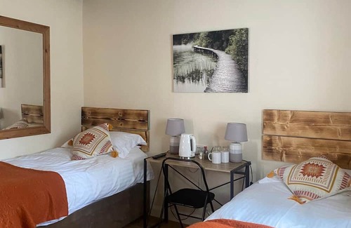 Bramley Hotel | The Wheatsheaf