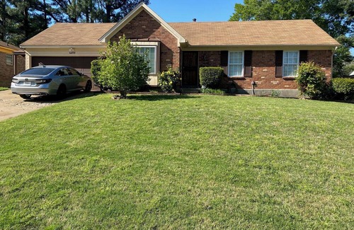 Raleigh House | Cozy 3-bedroom house in Memphis with WiFi