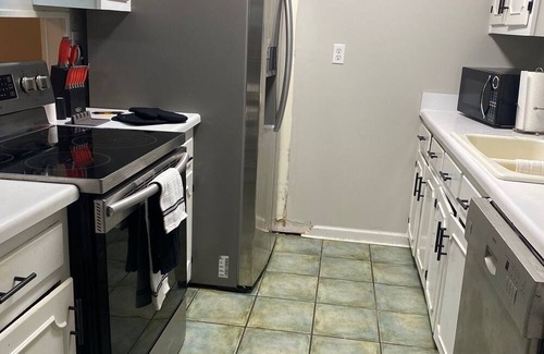 Raleigh House | Cozy 3-bedroom house in Memphis with WiFi