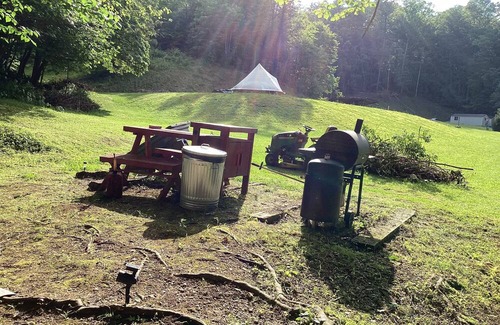 Turtletown RV Rental | Luxury Tent Ultimate in privacy and amenities Only 7 minutes to attractions