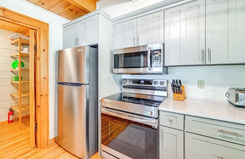 Cashiers Cottage | Cashiers Cottage w/Screened Porch & Trail Access!