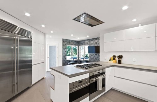 South Arroyo House | Alluring Grand Vista with Pools & King Beds