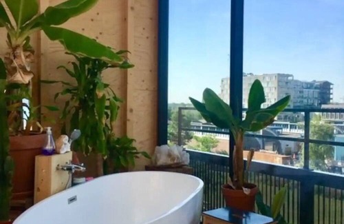 Amsterdam North House | 4BR Amsterdam townhouse-Nestled 5 minutes from Jordan