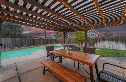 Foothill Farms House | Welcome to Sagebrush Getaway