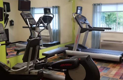 Moline House | AmericInn by Wyndham Moline Airport/Quad Cities hotel