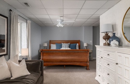 Burlington House | Secluded retreat in the countryside on a private lake, kayaks & walking trails.