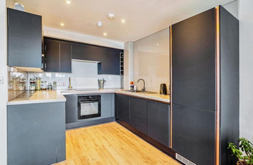 Woolwich Apartment | Clean & modern flat 5mins from Woolwich Arsenal Station-20mins to Central London