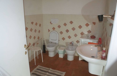 Laterina Apartment | Lovely apartment for 5 people with pool, A/C, WIFI, TV, panoramic view and parking, close to Are...