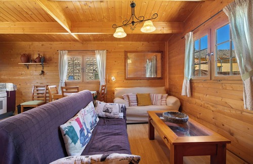 Sanlucar de Barrameda Cottage | Cottage 'La Cabaña Los Abuelos' with Private Terrace, Private Garden and Wi-Fi