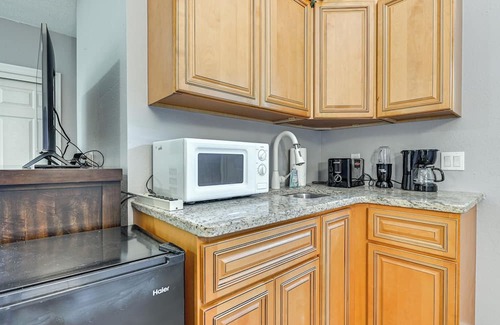 Keystone Apartment | Cozy Odessa Studio Rental, 9 Mi to Beach Park!