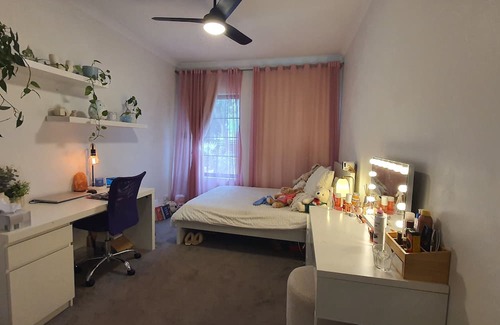 Beaconsfield House | Large Family Home, Close to Fremantle, Restaurants, 2mins drive to South Beach!