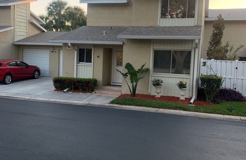 Tanglewood House | Quiet 3 BR townhome near downtown St.Pete and beaches. Loaded with Amenities.