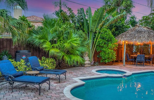 Birch Park Finger Streets House | Steps From the Beach Heated Pool Seaside Key