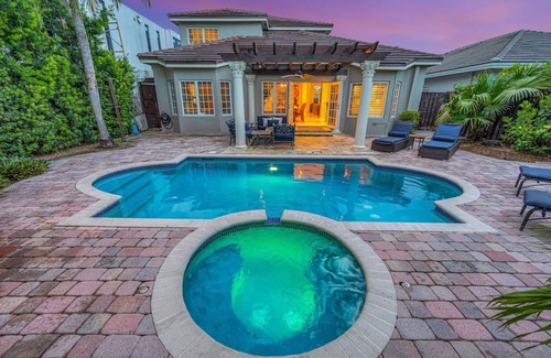 Birch Park Finger Streets House | Steps From the Beach Heated Pool Seaside Key
